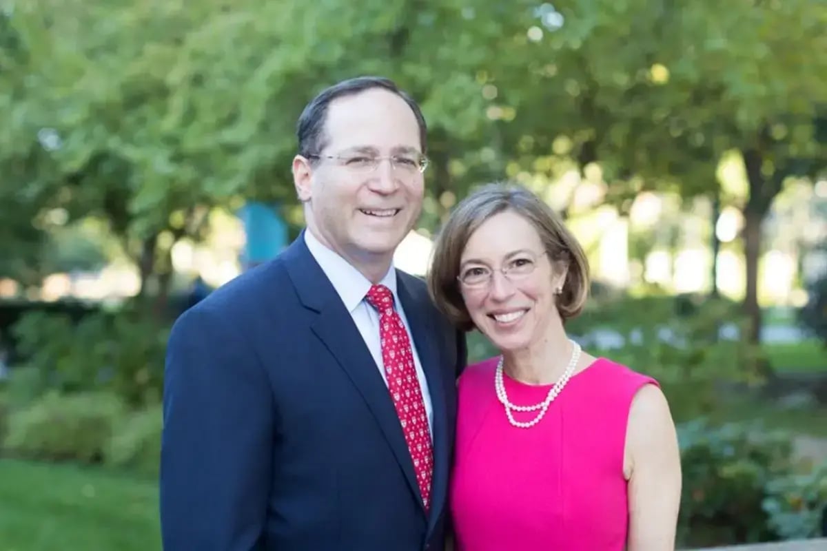 Jeannie and Jonathan Levine, philanthropists and CJP supporters, smiling in photo for Greater Boston Jewish community profile.